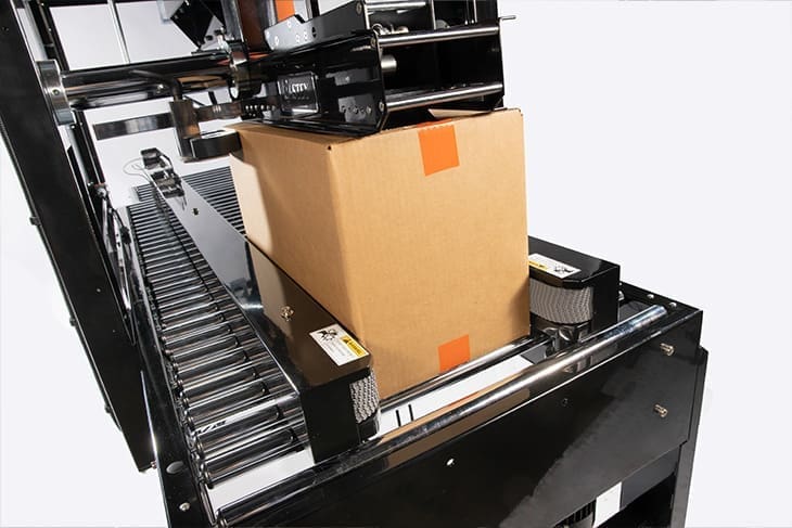 Adjustable side rails and tape head of the SB-2EX case taper