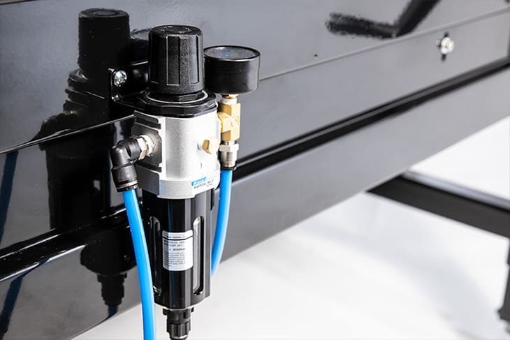 The pressure gauge of the SB-2EX case taper