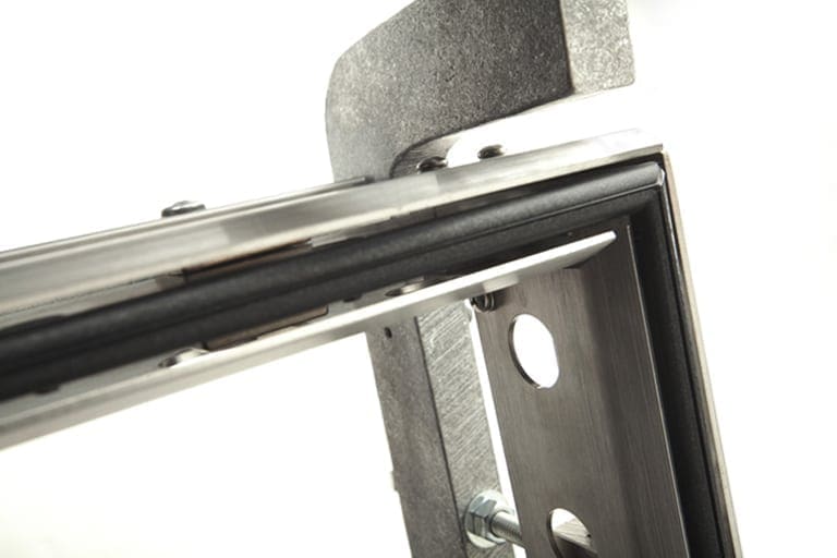 Detail of the hot knife seal head on the semi-automatic l sealer