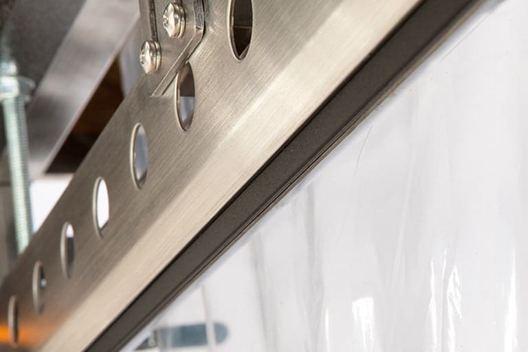 Hot knife seal bar for shrink wrapping