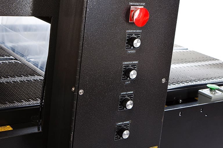 Control panel on an automatic bundling machine
