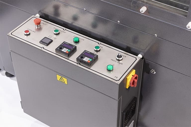 Control panel of the VST1710 shrink tunnel